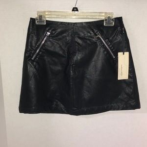 NWT black Vegan leather skirt with zip pockets